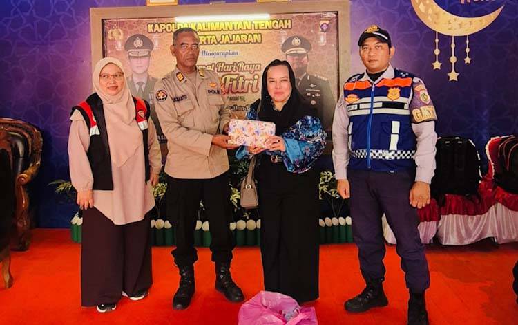 Ketua DPW NasDem Kalteng Tinjau Posko Mudik Lebaran di Bundaran Besar Palangka Raya