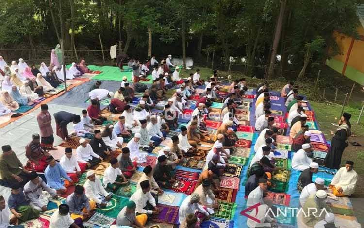 Lebaran 2 Hari Lebih Cepat, Jamaah Naqsabandiyah Gelar Shalat Idulfitri Hari Ini