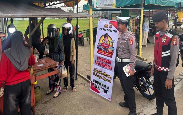 Satlantas Polres Seruyan Sosialisasikan Keselamatan Mudik Lebaran dan Hotline 110
