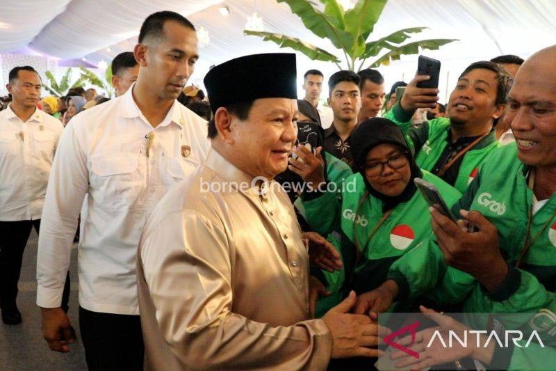 Pengemudi Ojol Ungkap Kesan Berlebaran Bersama Presiden di Istana