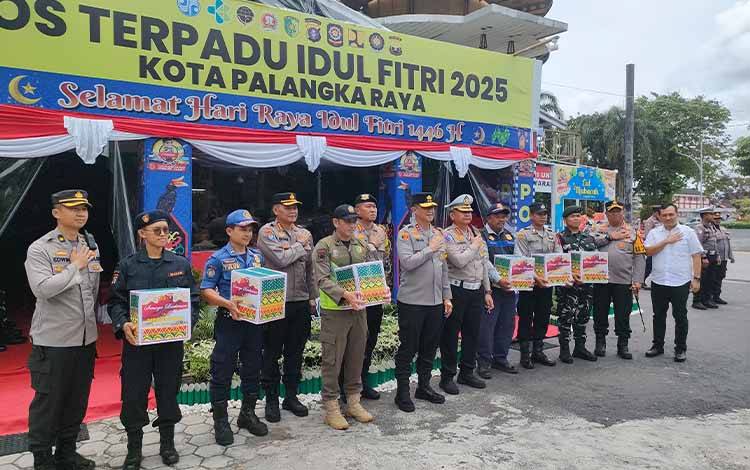 Kapolda Kalteng Tinjau Posko Operasi Ketupat Telabang Pastikan Kamtibmas di Palangka Raya