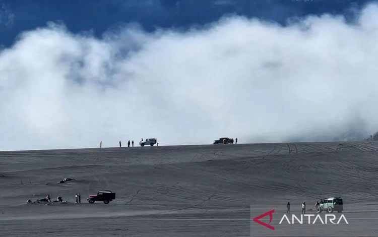 TNBTS Catat 3.727 Wisatawan Kunjungi Bromo saat Hari Pertama Pembukaan