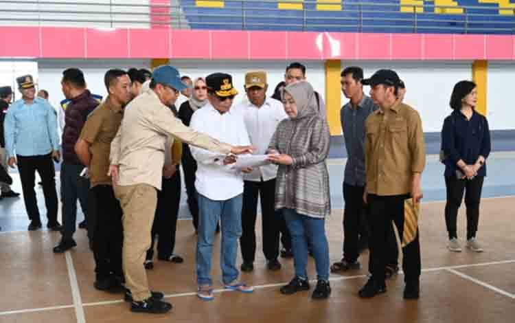 Bupati Kobar Dampingi Gubernur Kalteng Tinjau Fasilitas Olahraga di Pangkalan Bun