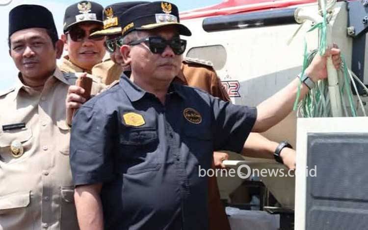 Bupati Kapuas, H. Muhammad Wiyatno, menghadiri kegiatan Panen Raya Padi serentak yang dilaksanakan di Desa Pantik, Kecamatan Pandih Batu, Kabupaten Pulang Pisau, Senin, 7 April 2025. (FOTO: IST)