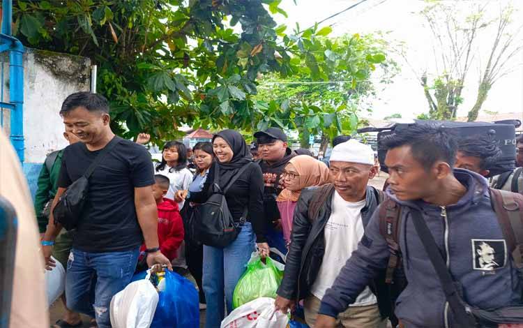 Ribuan Penumpang Telah Tiba di Pelabuhan Sampit