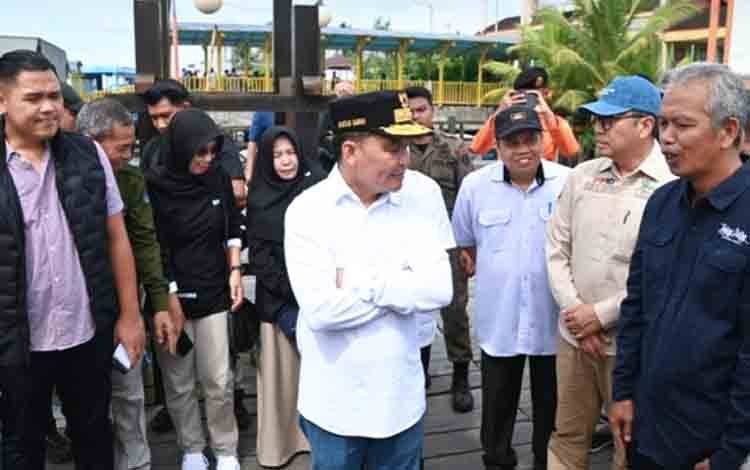 Gubernur Agustiar Dorong Perbaikan Fasilitas Kapal Wisata Tanjung Puting