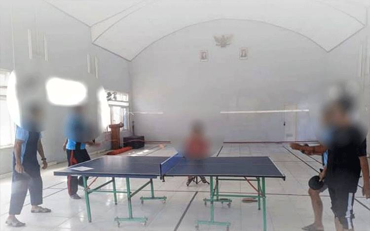 Rutan Kapuas Gelar Turnamen Tenis Meja Antar WBP Sambut HBP ke-61