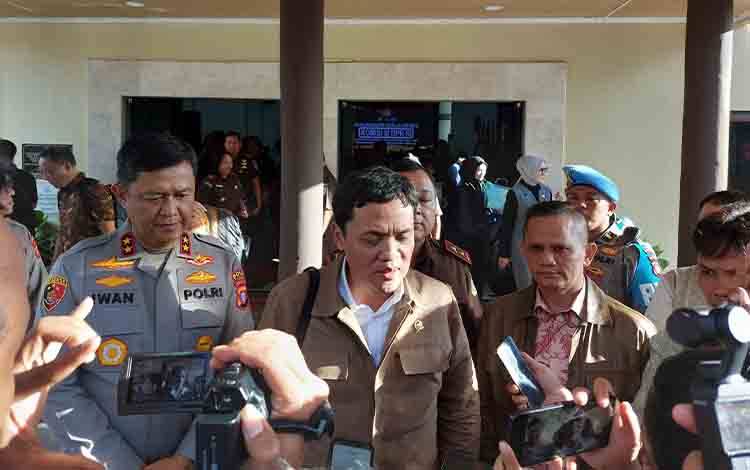 Minimnya Fasilitas, Komisi III DPR RI Dorong Pengadaan Helikopter untuk Polda Kalteng