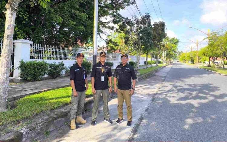 Satpol PP Gencarkan Sosialisasi Larangan Parkir di Sekitar Istana Isen Mulang