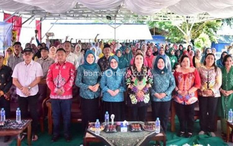 Ketua TP PKK Kapuas Kunjungi Kecamatan Kapuas Kuala