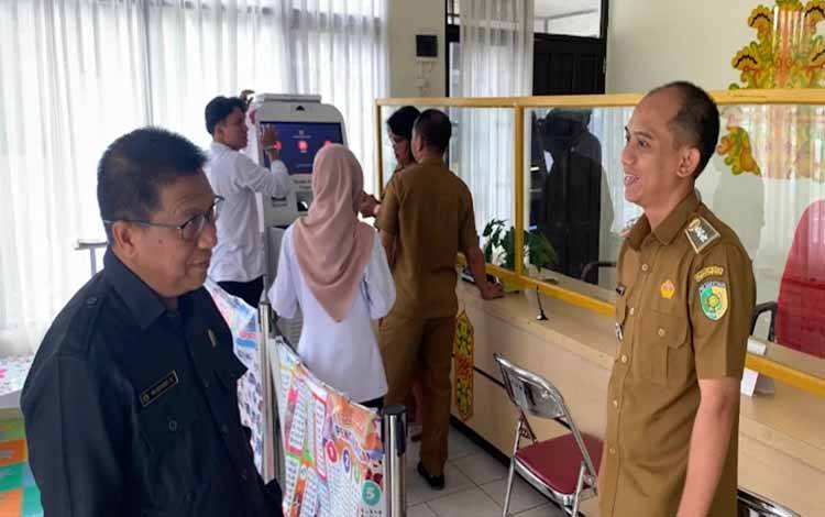 Ketua Dewan Minta Camat Lain Tiru Langkah Kecamatan Pahandut dalam Pelayanan Administrasi Kependudukan