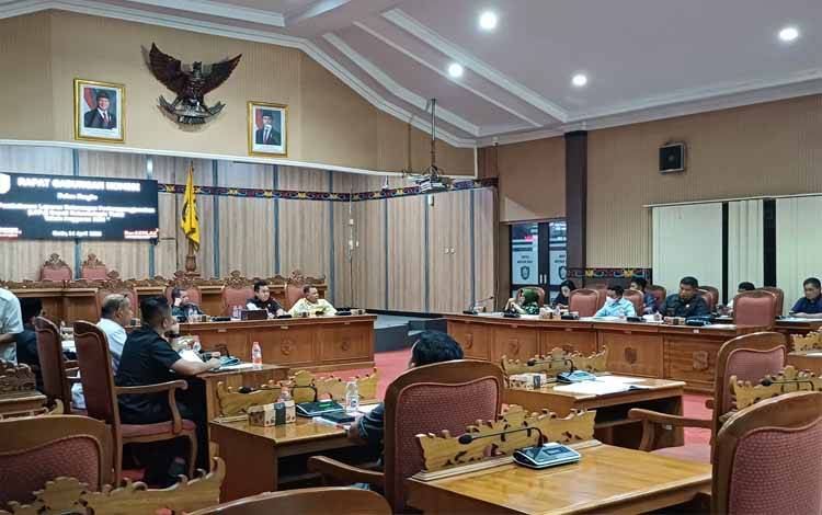 Dewan Bahas LKPJ Bupati Kotim 2024 Melalui Rapat Gabungan