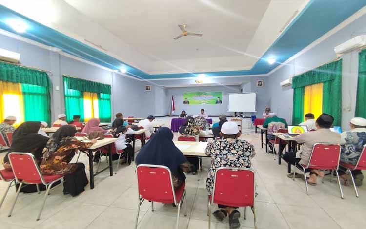 Kemenag Kotim Bekali Penyuluh Agama dengan Keterampilan Membuat Konten Kreatif Digital