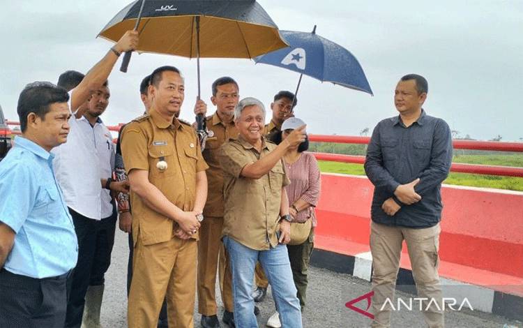 Pemkab Sukamara dan Ketapang Kolaborasi Hubungkan Jalan Kedua Daerah