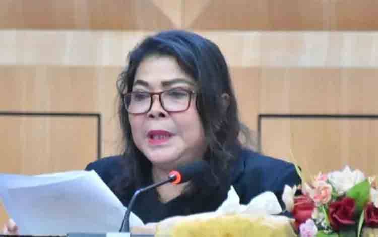 Wakil Ketua II DPRD Palangka Raya, Nenie Adriati Lambung. (FOTO: MARINI)