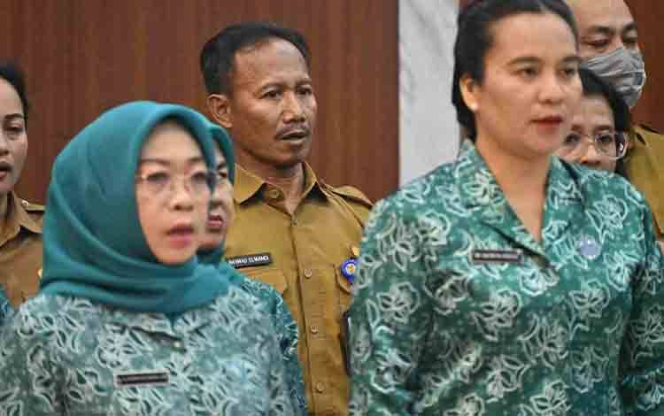Kepala Bidang Kelembagaan, Perkembangan Desa, dan Pelayanan Sosial Dasar Akhmad Suwandi menghadiri Rapat Koordinasi (Rakor). (FOTO: DPMD KALTENG)