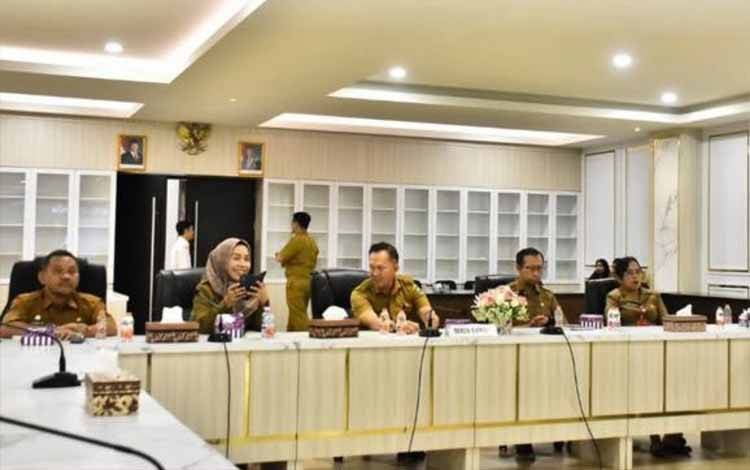 Sekda Kapuas Ikuti Entry Meeting LKPD dan Koordinasi LKKL Secara Virtual