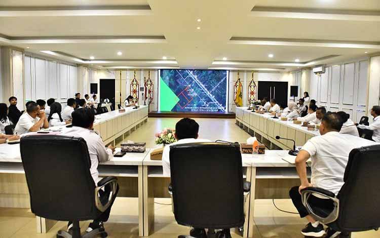 Bupati Kapuas Pimpin Rapat Bahas Rencana Lokasi Relokasi Warga Kerap Terdampak Banjir