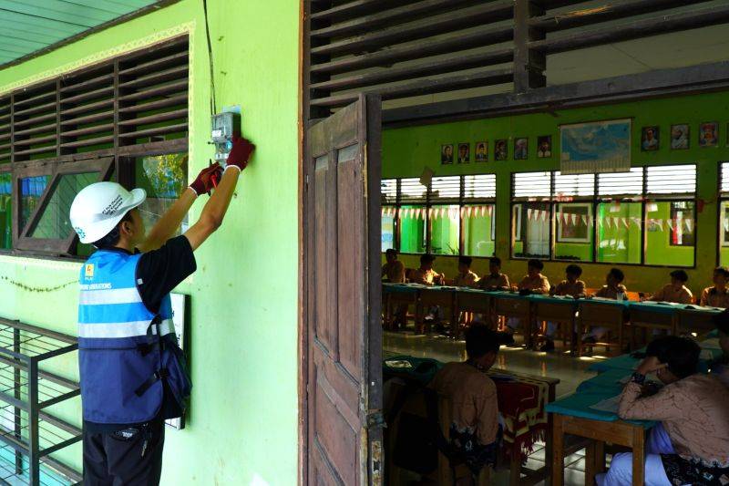 PLN Kalselteng Sambung Listrik Gratis untuk Fasilitas Umum