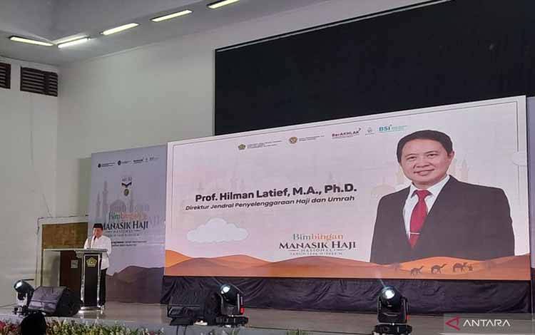 Direktur Jenderal Penyelenggaraan Haji dan Umrah Kemenag Hilman Latief dalam Bimbingan Manasik Haji Nasional di Asrama Haji Jakarta, Sabtu (19/4/2025). ANTARA/Lintang Budiyanti Prameswari