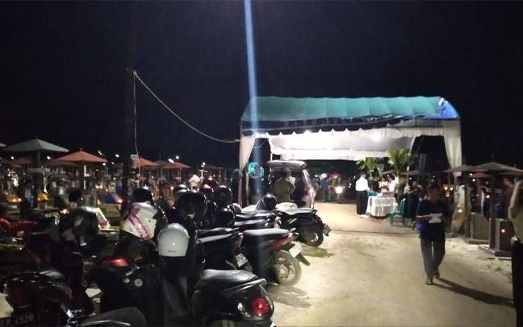 Tradisi Ziarah Jelang Paskah, TPU Km 12 Palangka Raya Dipadati Warga