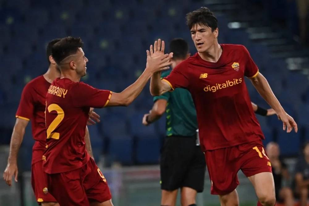 Gol Tunggal Shomurodov Bawa Roma Petik Kemenangan atas Hellas Verona