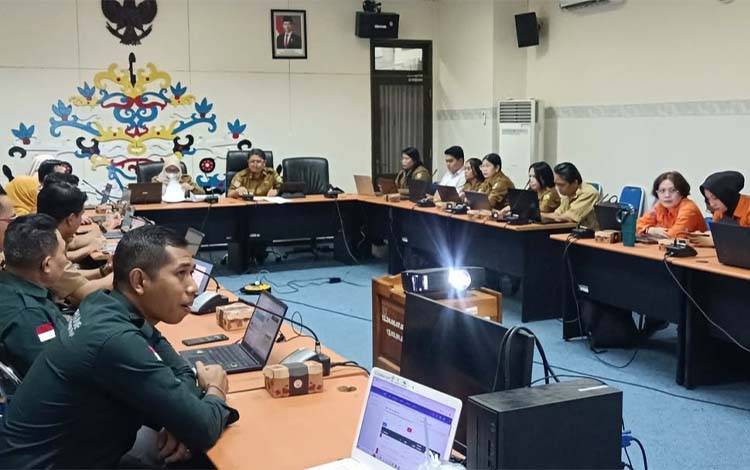 Monev Capaian kinerja OPD Pemko di aula Bapperida Palangka Raya. (FOTO: HENDRI)