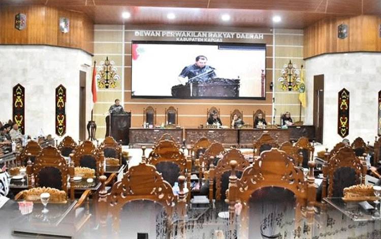 DPRD Kapuas Gelar Rapat Paripurna Bahas Jawaban Eksekutif Terkait Raperda Pemekaran Kecamatan