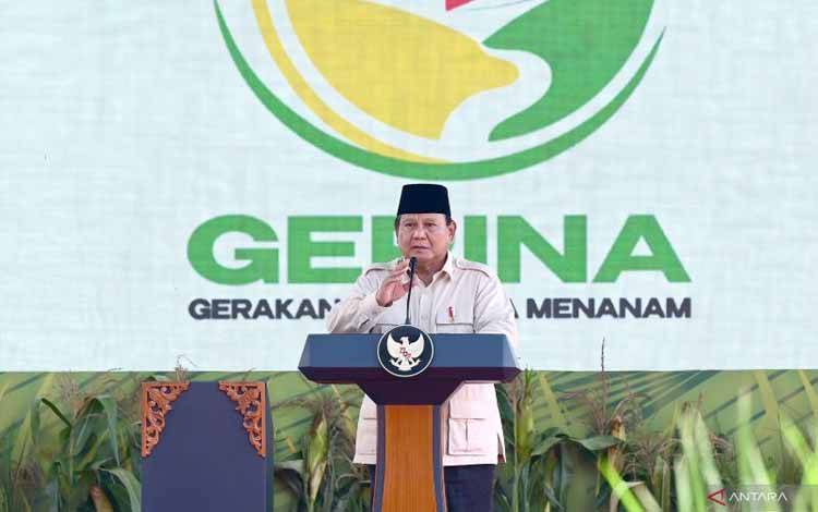 Prabowo Hormati Kritik Profesor yang Nilai Koperasi Desa Tak Berguna