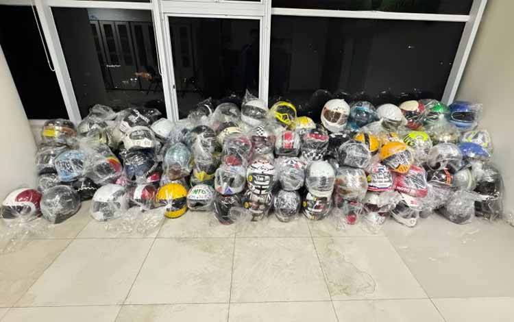 Kejagung Sita 130 Helm Milik Ariyanto Terkait Kasus Suap Putusan Lepas