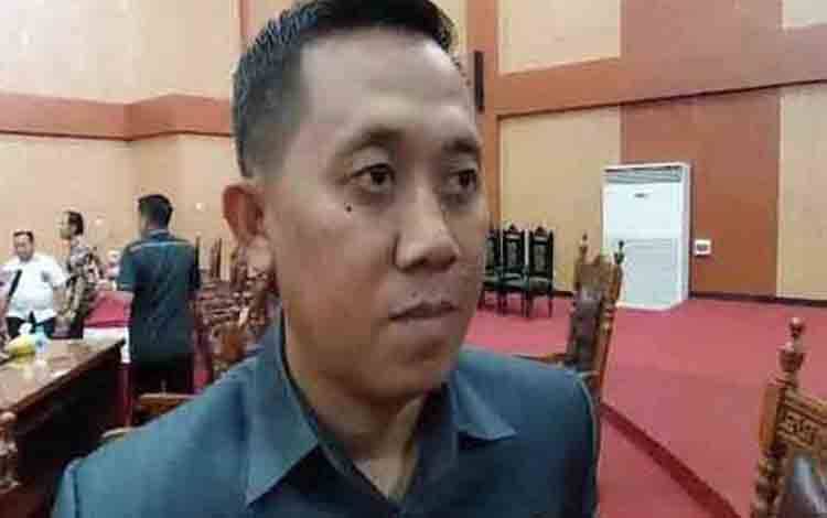 Ketua Komisi III DPRD Palangka Raya, Sigit Widodo. (FOTO: MARINI)