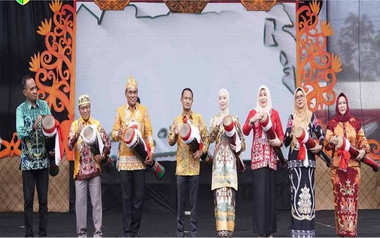 Pembukaan Festival Palangka Raya 2025. (FOTO: HUMAS)