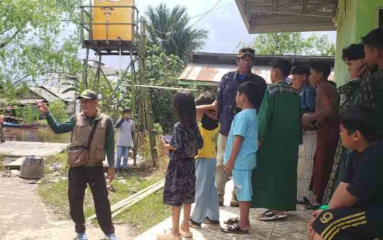 Santri di Pulau Hanaut Kotim Dihantui Serangan Buaya Akibat Keterbatasan Fasilitas MCK