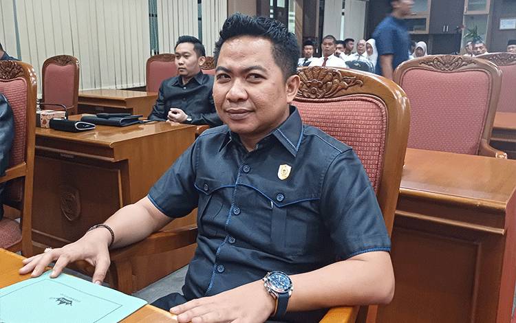 Fraksi Golkar Soroti Angka Partisipasi Kasar SMA/SMK Rendah di Kotim