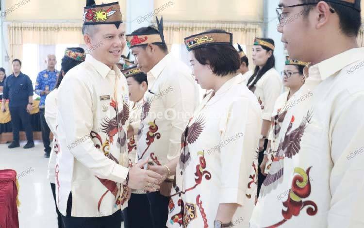 Bupati Gunung Mas Minta Pengurus Dekranasda Kembangkan Warisan Budaya Kerajinan