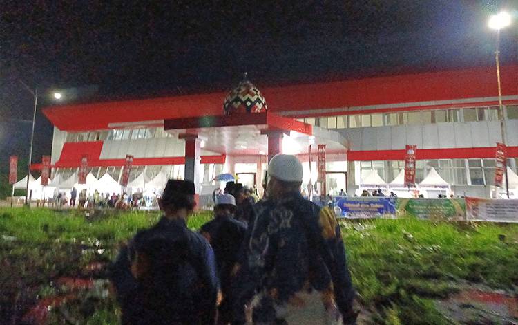 Suasana Gedung Expo Sampit saat pembukaan MTQ Kecamatan Baamang. (FOTO: DEWIP)