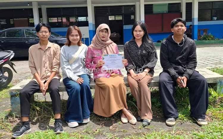 Mahasiswa PBSI Raih Prestasi Membanggakan di FKIP Universitas Palangka Raya