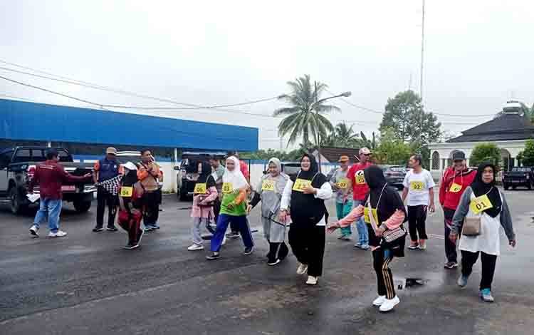 125 CJH Kabupaten Barito Utara Ikuti Pengukuran Kebugaran Kesehatan