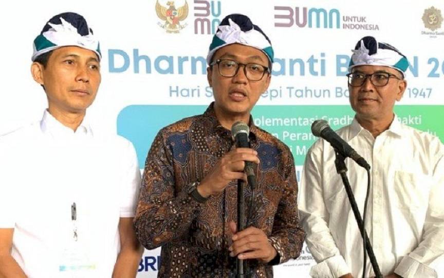 Wakil Menteri BUMN Kenakan Batik Sawit pada Dharma Santi BUMN 2025