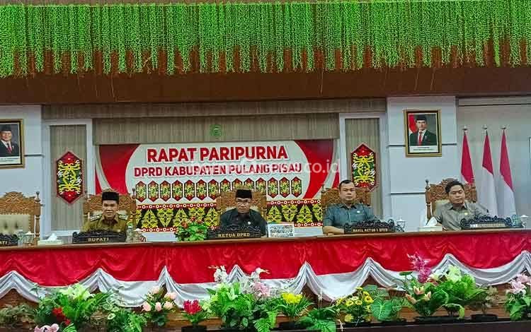 Bupati Pulang Pisau Hadiri Paripurna Pemandangan Umum Fraksi Ranwal RPJMD