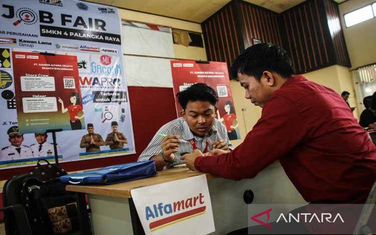 Disnakertrans Kalteng Fasilitasi Masyarakat Akses 650 Lowongan Kerja