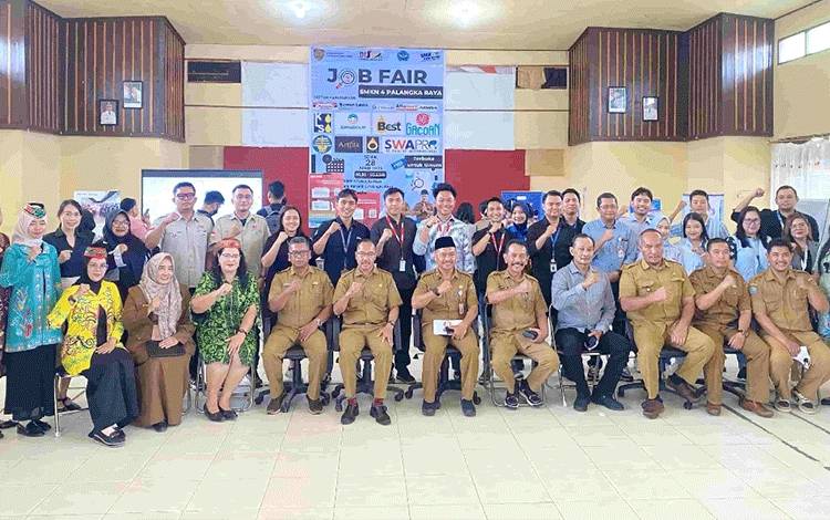 13 Perusahaan Tawarkan 650 Lowongan Kerja di Job Fair SMKN 4 Palangka Raya