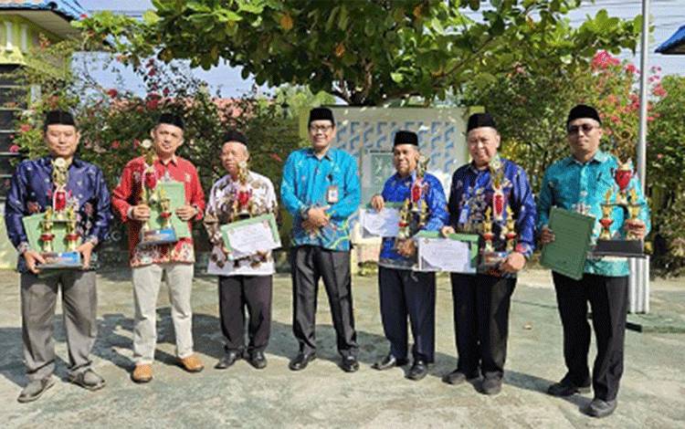 MAN Kapuas Raih Penghargaan Atas Kelengkapan Kurikulum dan Bahan Ajar