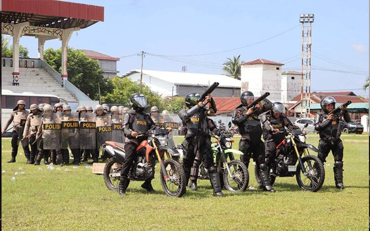 Polres Seruyan Latihan Dalmas demi Amankan Kegiatan May Day