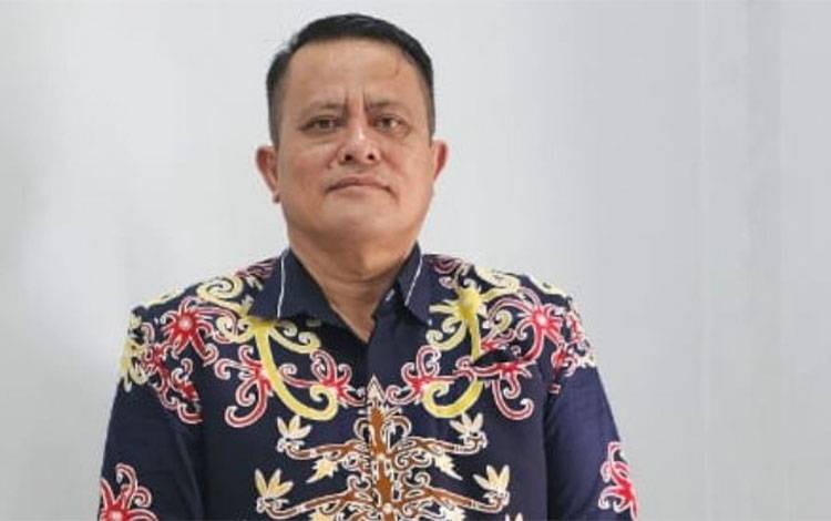 Pemko Palangka Raya Diminta Tertibkan Reklame Tanpa Izin di Jalan Utama Kota