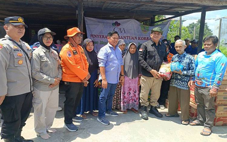 Pemkab Barito Timur Salurkan Bantuan Banjir dari Pihak Swasta di Muara Pelantau