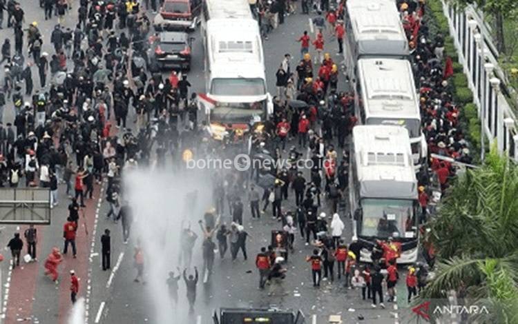 Polisi Tangkap 13 Orang Karena Anarkis Saat Aksi di Hari Buruh