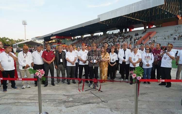 Leonard S. Ampung Ajak Gereja Dukung Pengembangan UMKM