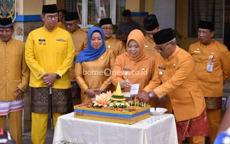 Bupati Kobar Tekankan Peran Serta Berbagai Pihak Guna Tingkatkan Mutu Pendidikan
