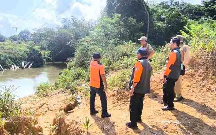 BPBD Kalteng Verifikasi Usulan Pembangunan Jembatan Tertimpa Banjir di Lamandau